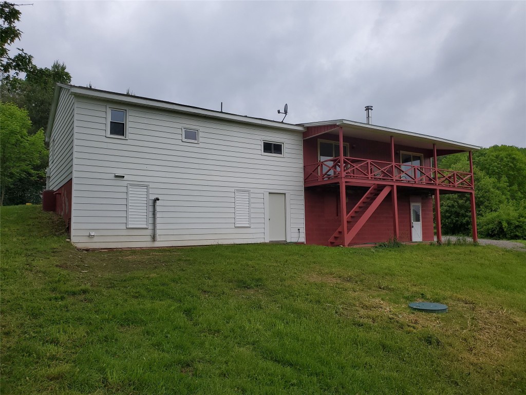 914 Mitchell Road Montrose, PA 18801 - Photo 4 of 23