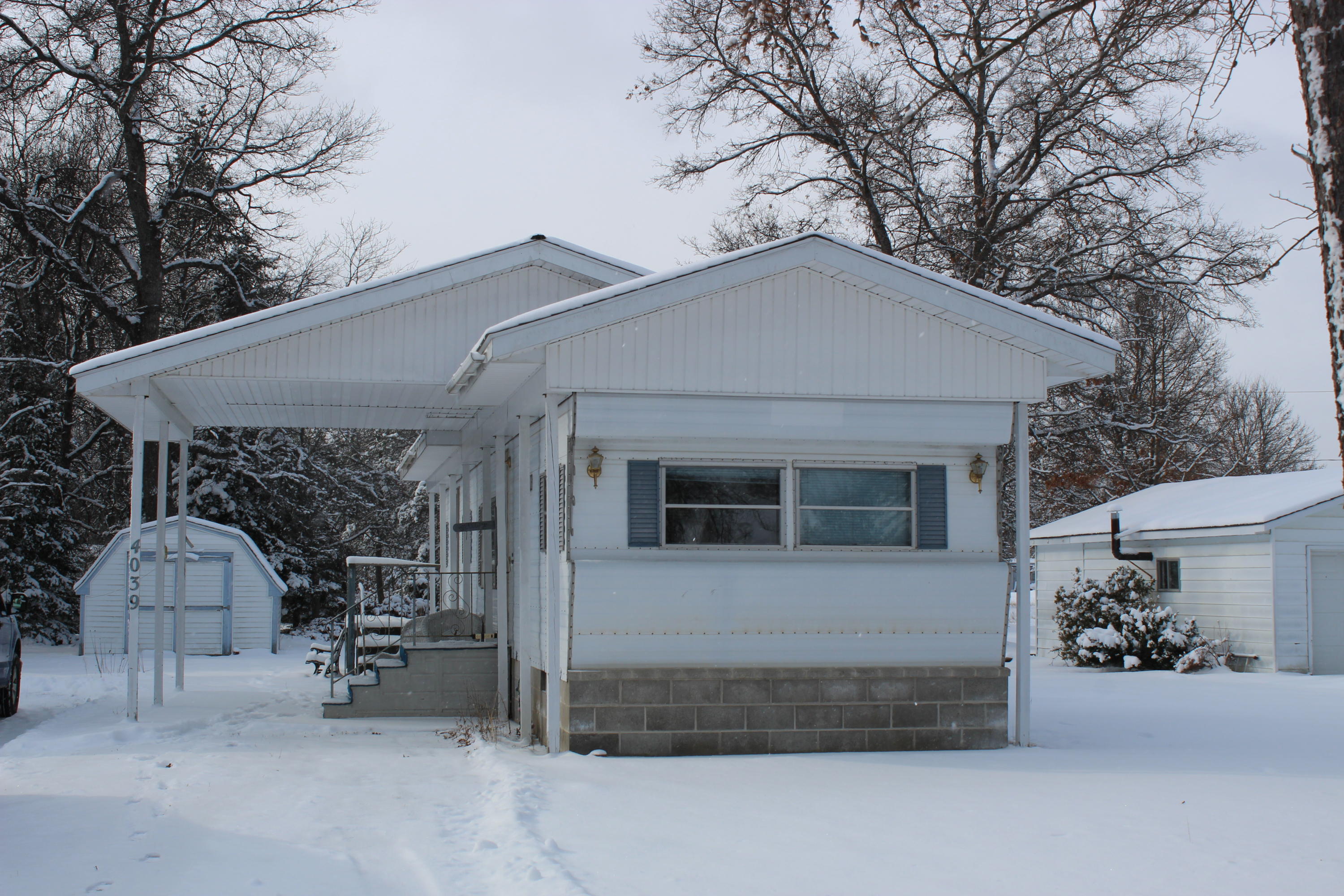 4039 West Pinecrest Road Grayling, MI 49738 - Photo 1 of 14 Gallery Image 1