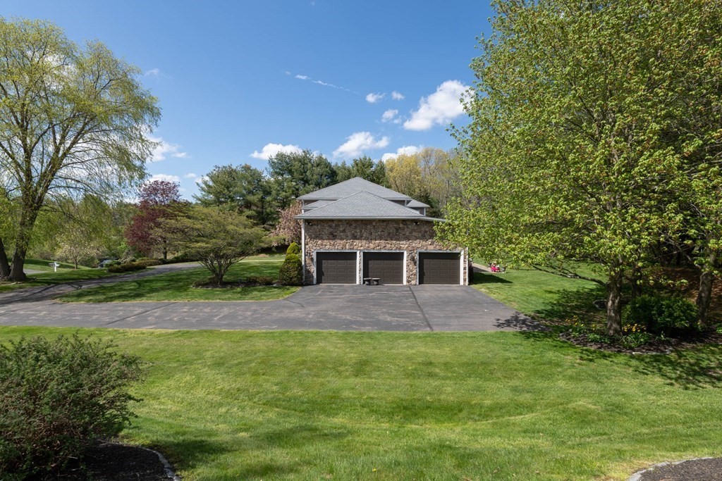 4 Elliston Road Weston, MA 02493 - Photo 34 of 42