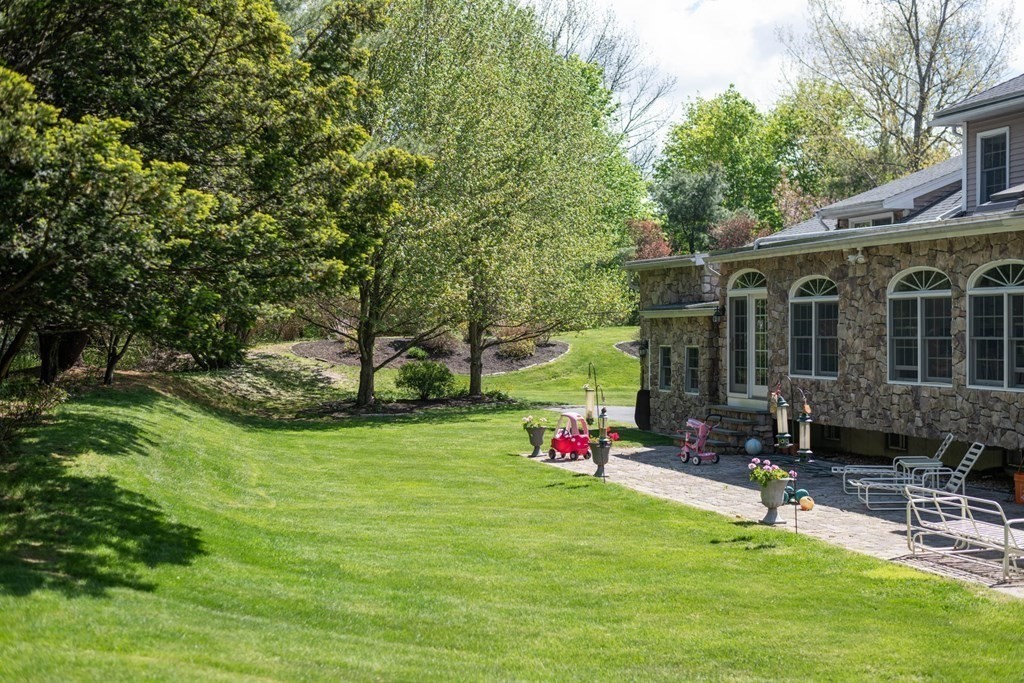 4 Elliston Road Weston, MA 02493 - Photo 4 of 42