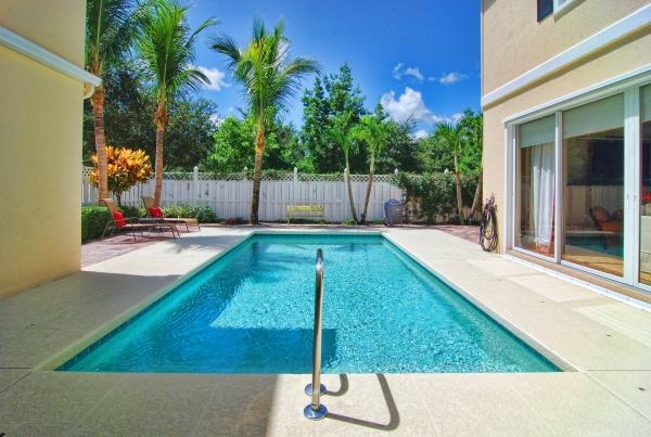 141 Rockingham Road Jupiter, FL 33458 - Photo 24 of 34 Swimming Pool