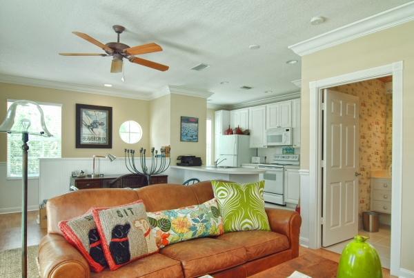 141 Rockingham Road Jupiter, FL 33458 - Photo 27 of 34 Apartment Great Room