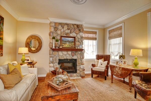 141 Rockingham Road Jupiter, FL 33458 - Photo 5 of 34 Living Room