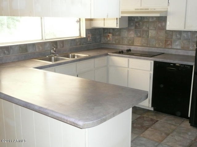 4739 West Carver Road Laveen, AZ 85339 - Photo 7 of 9 kitchen