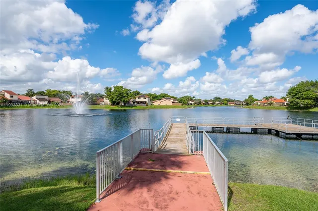 a view of a tennis court