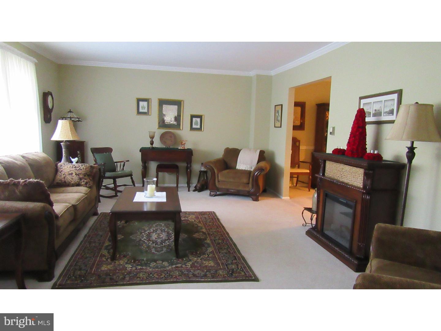 531 Concord Road Warminster, PA 18974 - Photo 11 of 21 Living Room
