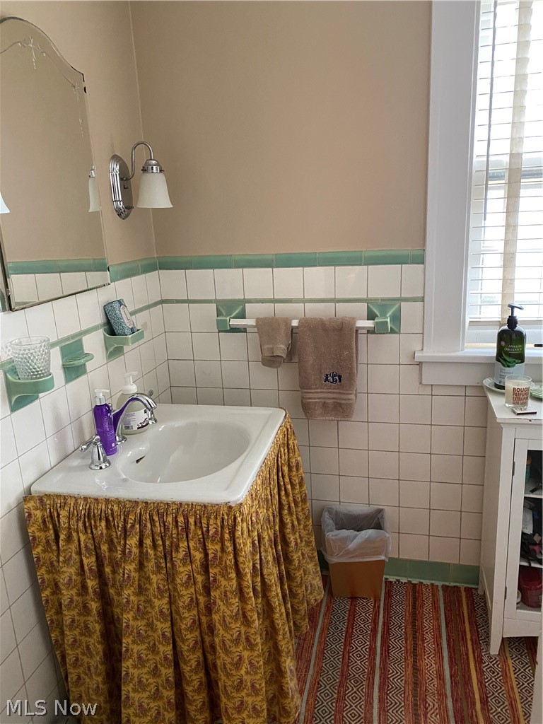 2404 Channing Road Cleveland, OH 44118 - Photo 16 of 35