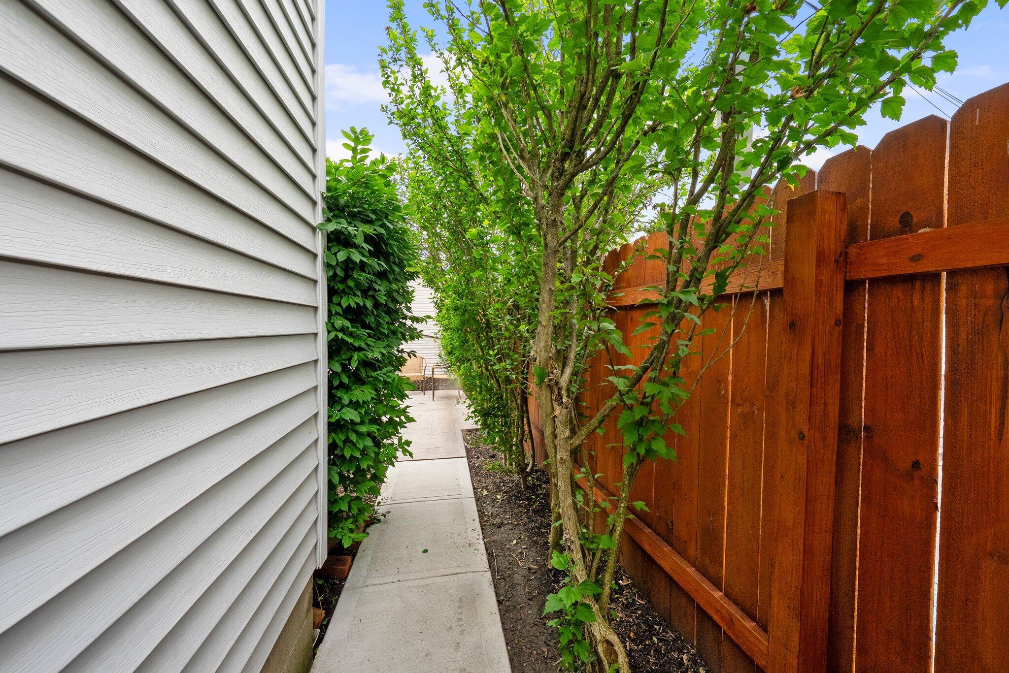 659 Vernon Road Columbus, OH 43209 - Photo 39 of 46 Walkway to Back