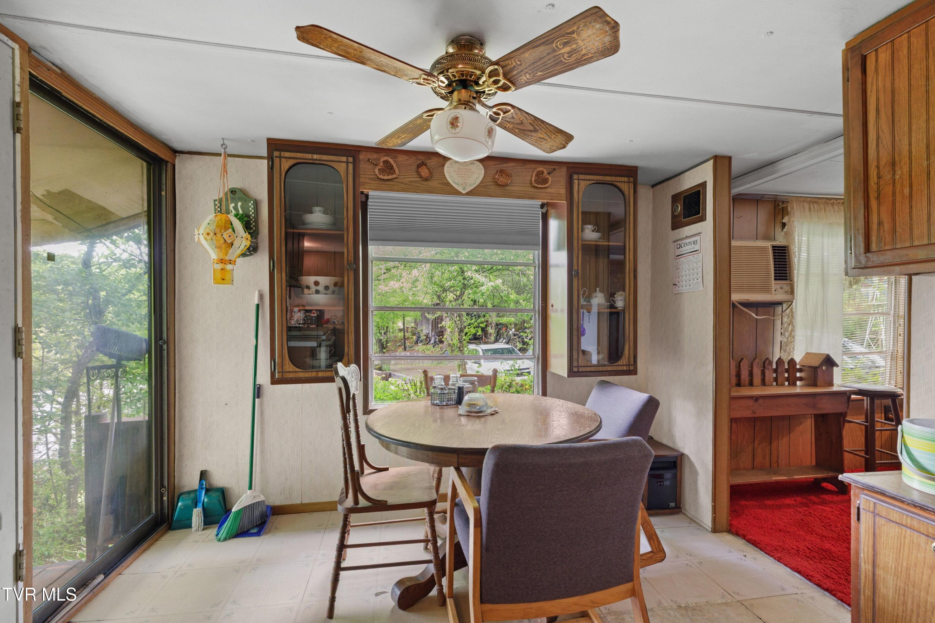 185 Trinity Lane Harrogate, TN 37752 - Photo 12 of 37 012-185TrinityLane-Harrogate-TN-37752-SM