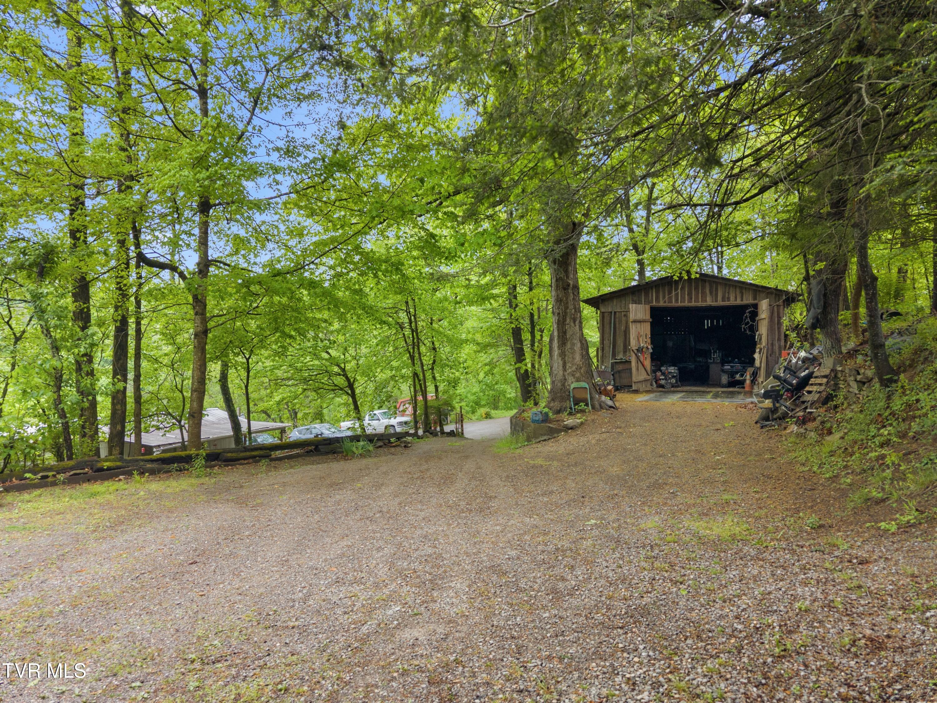 185 Trinity Lane Harrogate, TN 37752 - Photo 32 of 37 032-185TrinityLane-Harrogate-TN-37752-SM