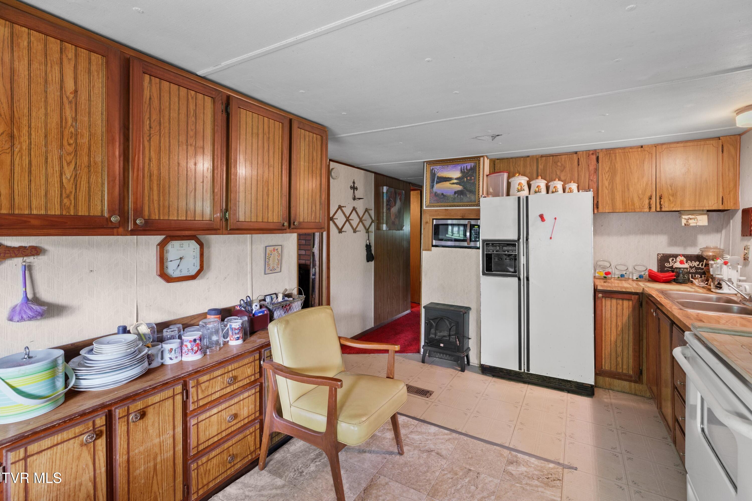185 Trinity Lane Harrogate, TN 37752 - Photo 10 of 37 010-185TrinityLane-Harrogate-TN-37752-SM
