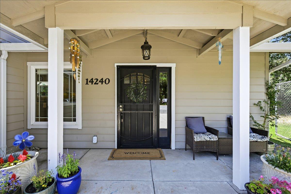 14240 Hollydale Road Grass Valley, CA 95945 - Photo 2 of 53
