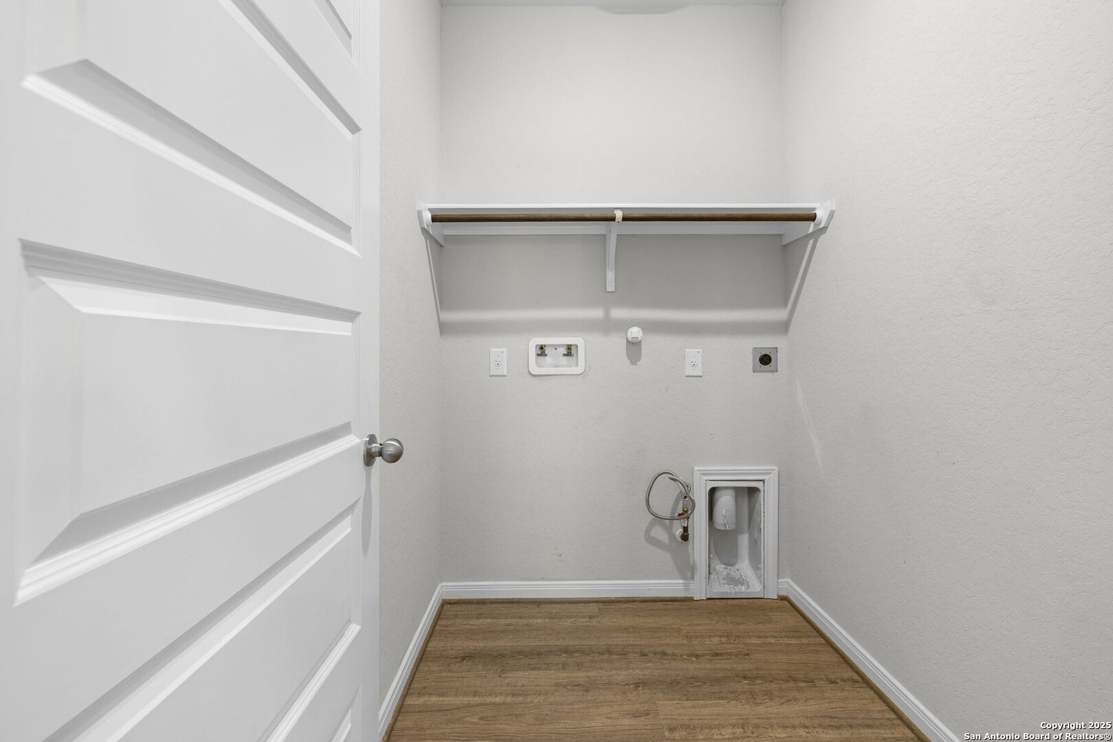 5139 Longhorn Converse, TX 78109 - Photo 18 of 46 a view of an empty walk in closet