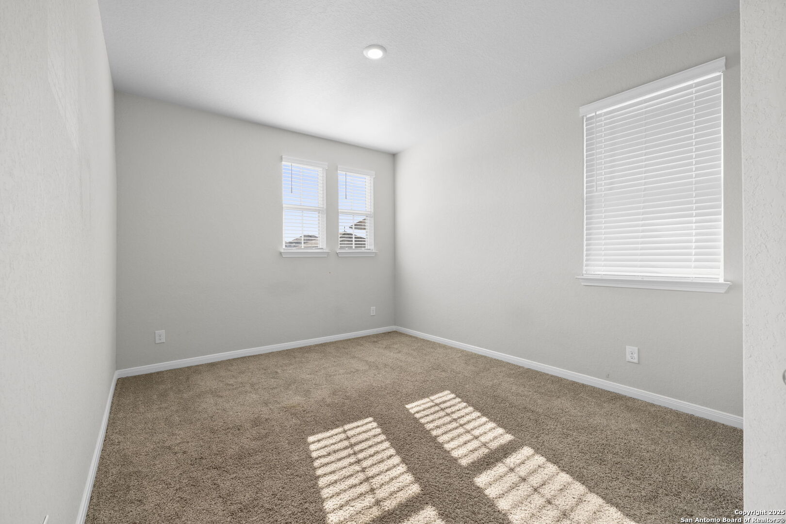 5139 Longhorn Converse, TX 78109 - Photo 28 of 46 a view of room and bedroom