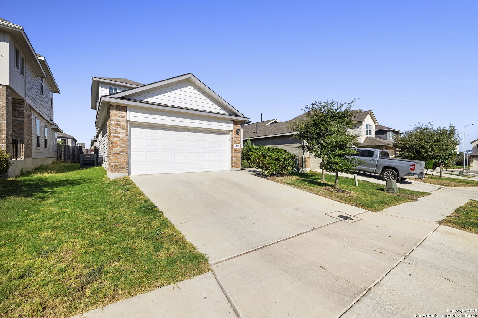 5139 Longhorn Converse, TX 78109 - Photo 3 of 46 a house with garden in front of it