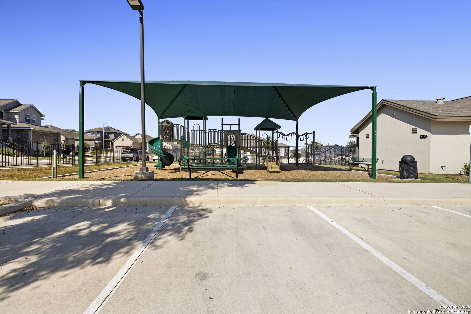 5139 Longhorn Converse, TX 78109 - Photo 39 of 46 a view of a building with sitting area