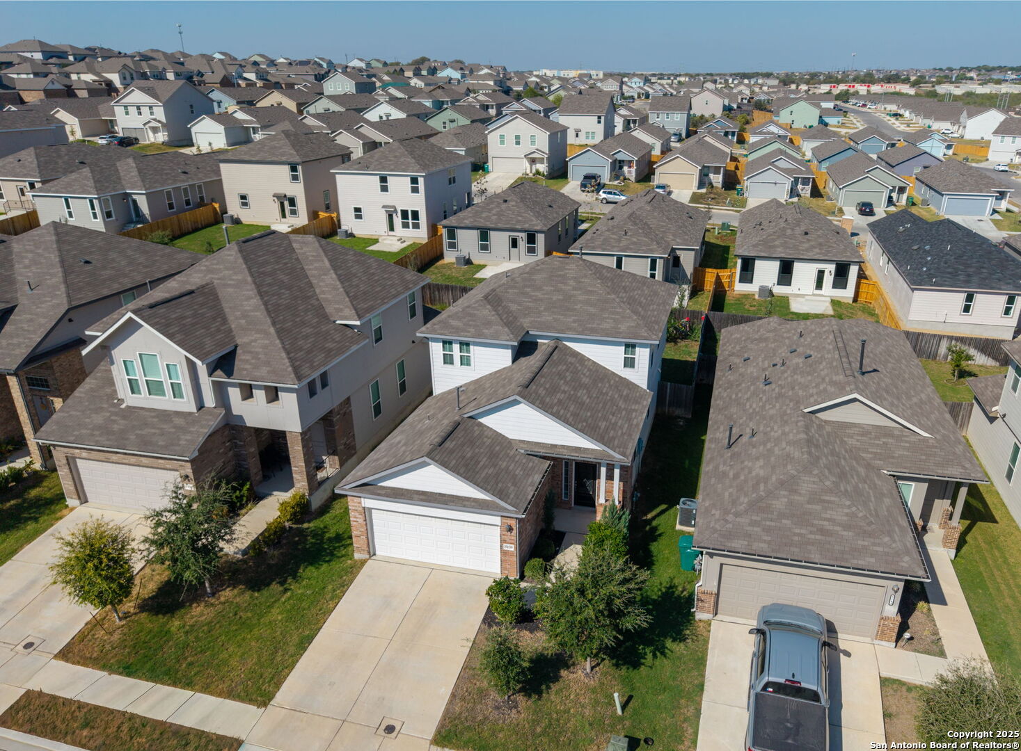 5139 Longhorn Converse, TX 78109 - Photo 43 of 46 an aerial view of multiple houses with a yard