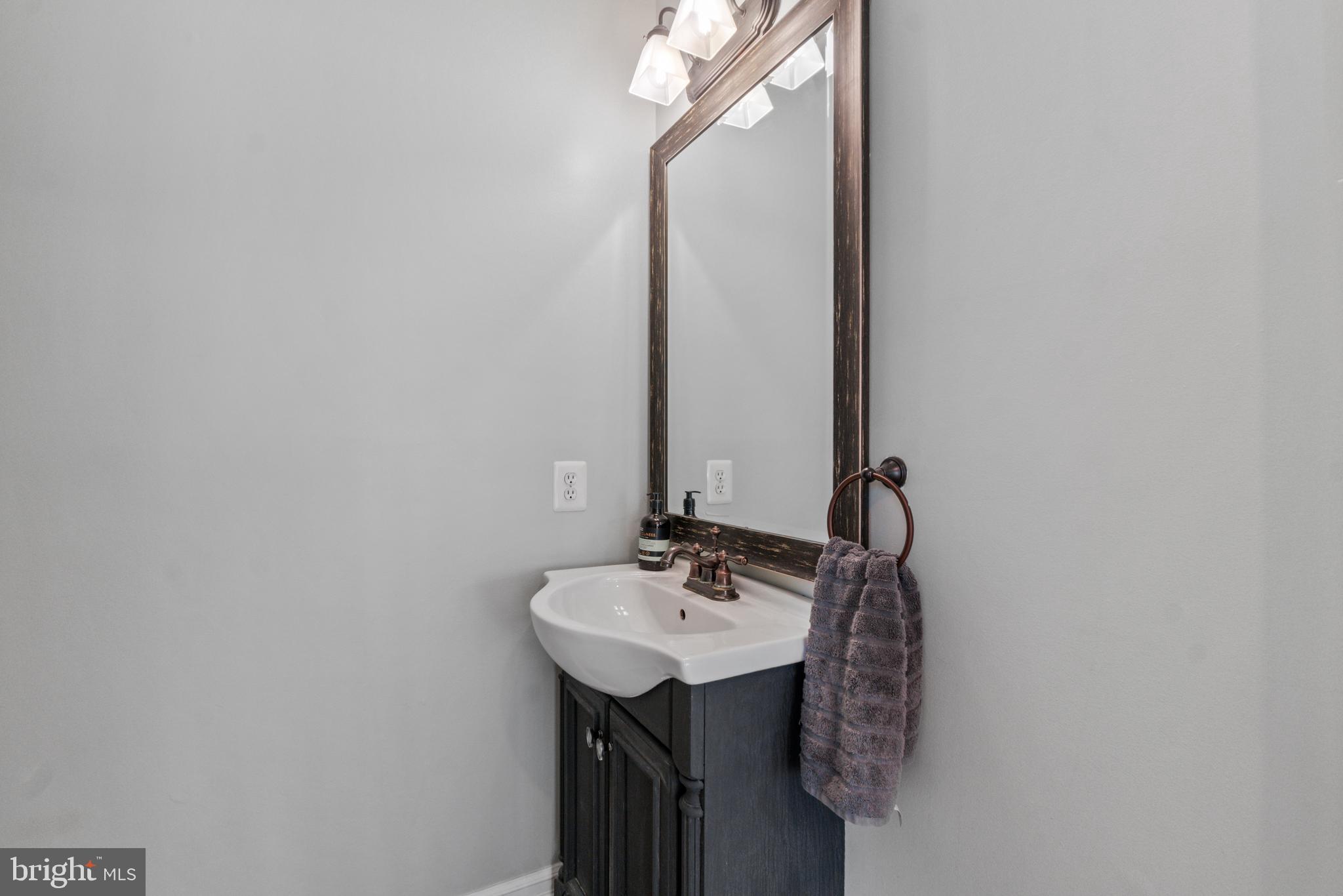 584 Henderson Road Bel Air, MD 21014 - Photo 6 of 47 Powder Room