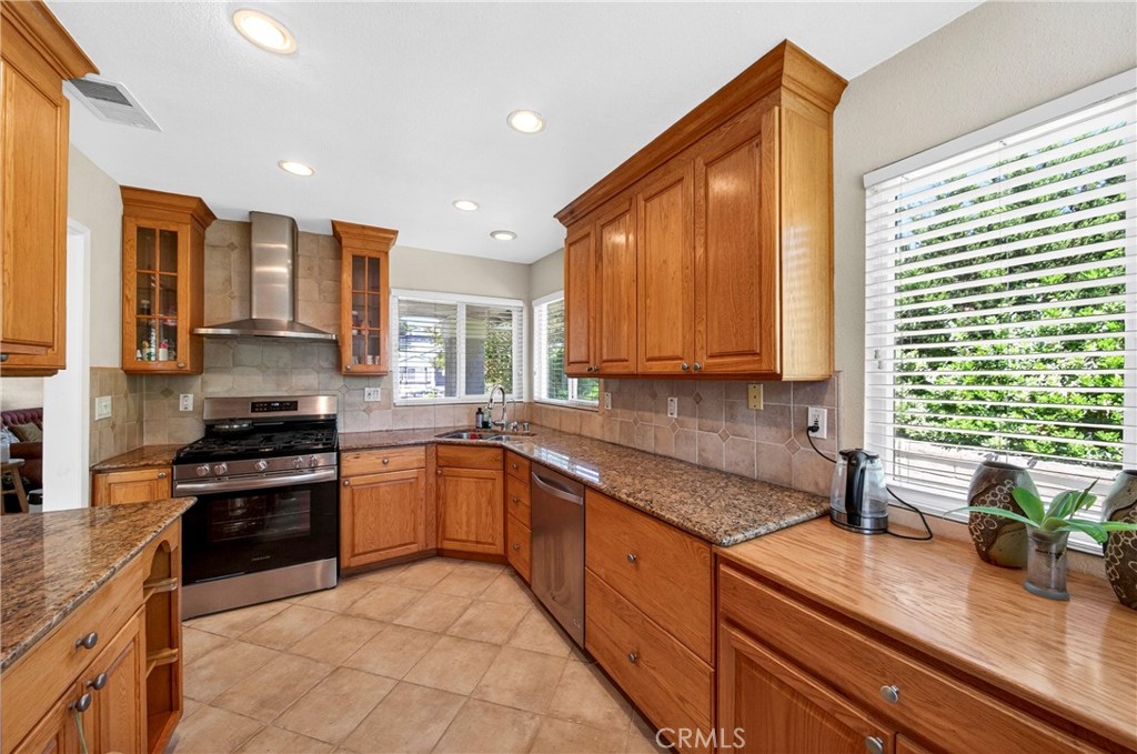 14 Rainbow Ridge Road Phillips Ranch, CA 91766 - Photo 14 of 39