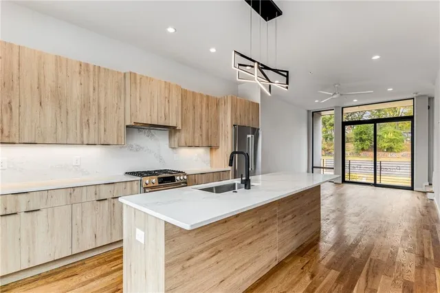 $615,000 | 105 Georgia Avenue Southeast, Unit 1, Atlanta, GA 30312