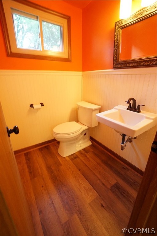 10110 Oldham Road Richmond, VA 23235 - Photo 17 of 26 a bathroom with a sink and a mirror