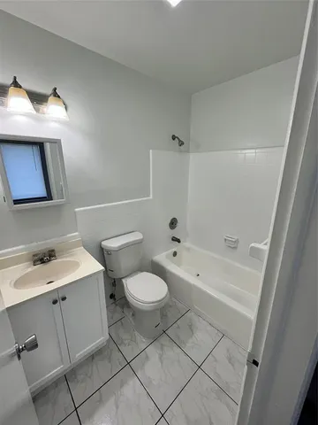 $1,899 | 1401 Northeast 57th Place, Unit 9, Fort Lauderdale, FL 33334