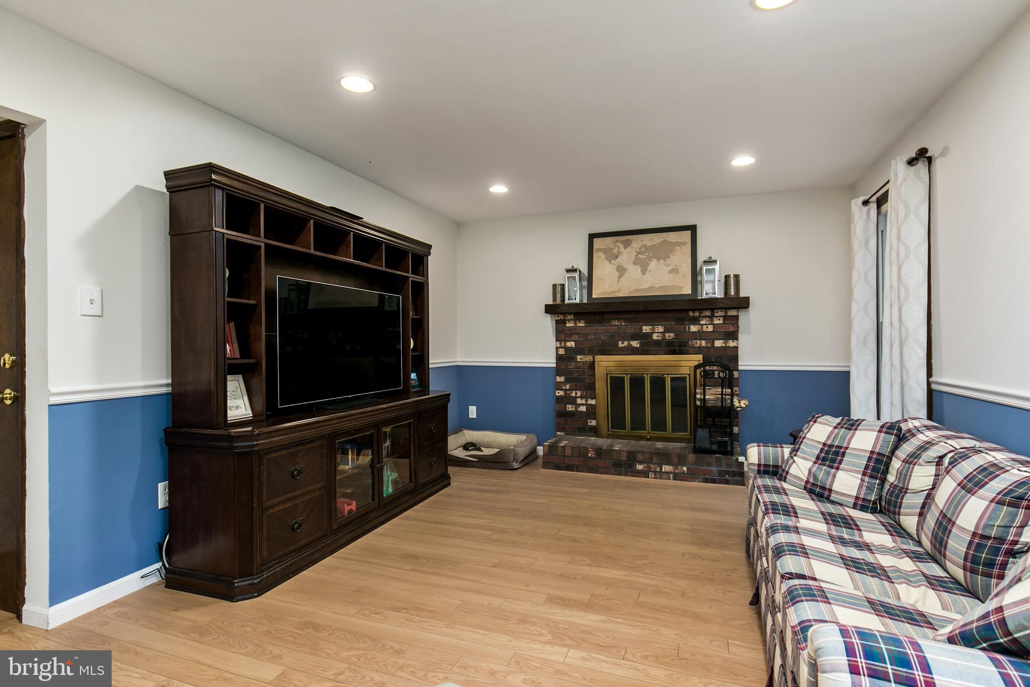 551 Fairview Road Medford, NJ 08055 - Photo 11 of 28 Living Room