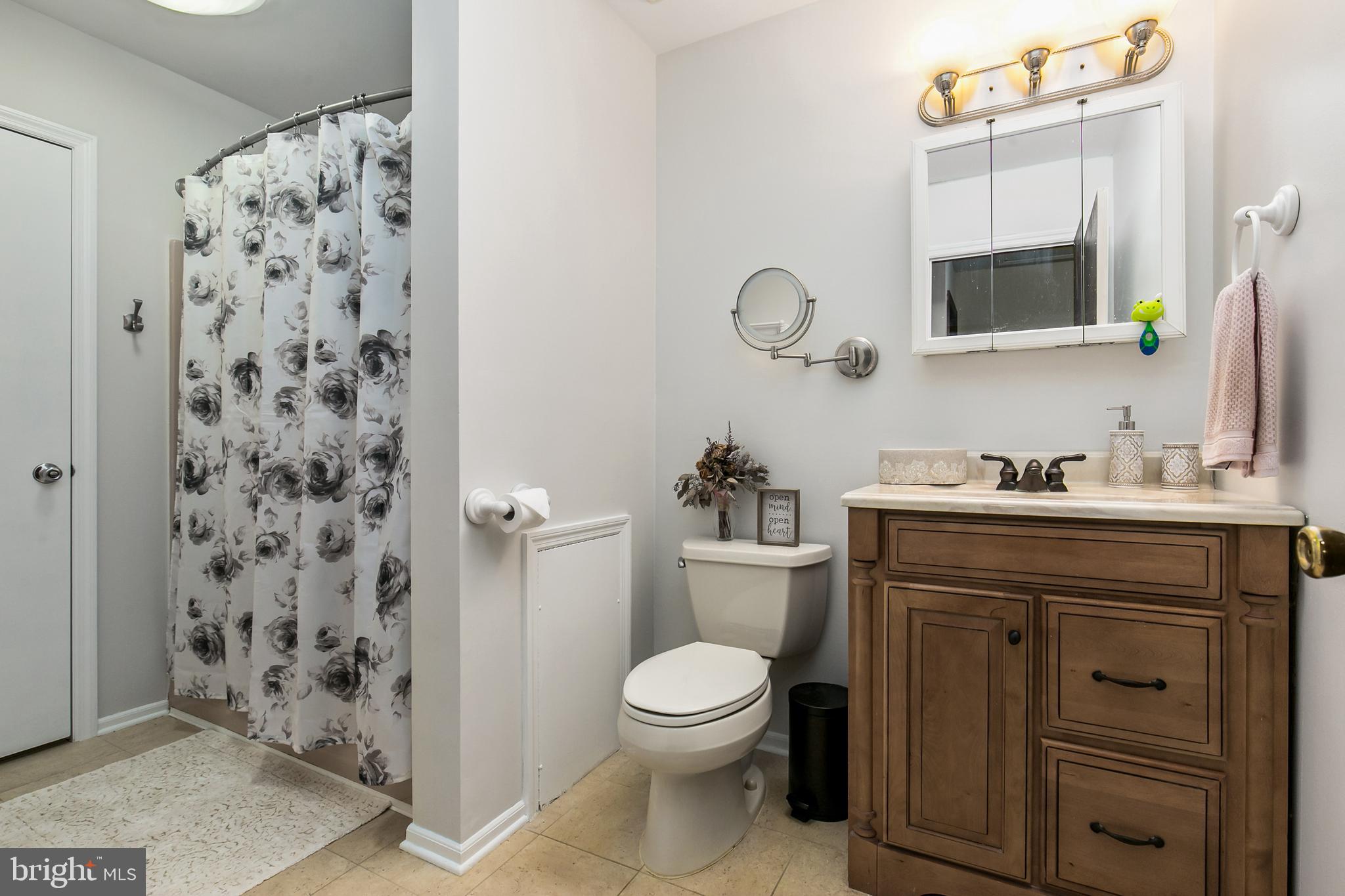 551 Fairview Road Medford, NJ 08055 - Photo 16 of 28 Full Hall Bathroom