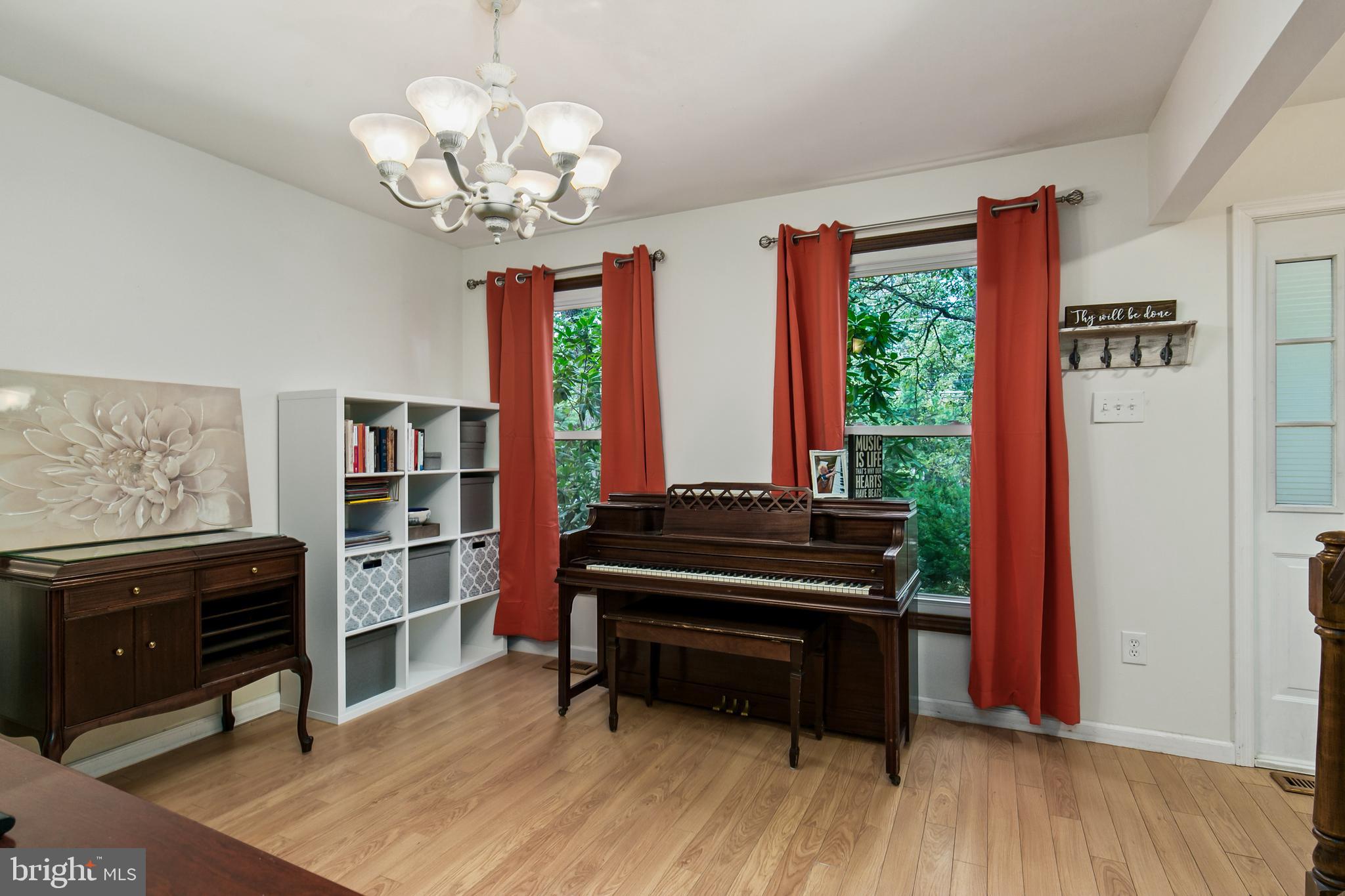 551 Fairview Road Medford, NJ 08055 - Photo 3 of 28 Dining Room