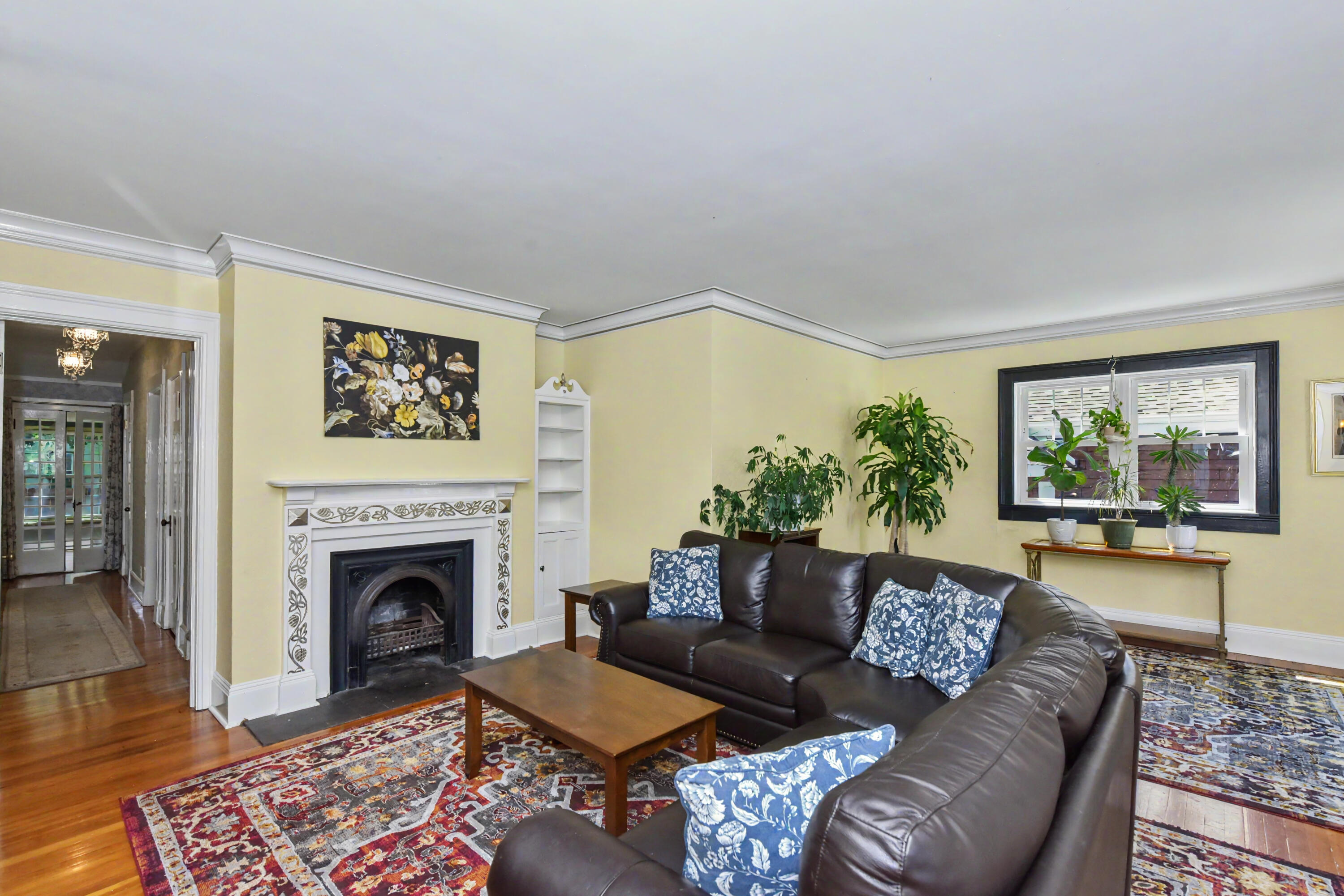 1213 College Avenue Racine, WI 53403 - Photo 3 of 54 DSC_9398