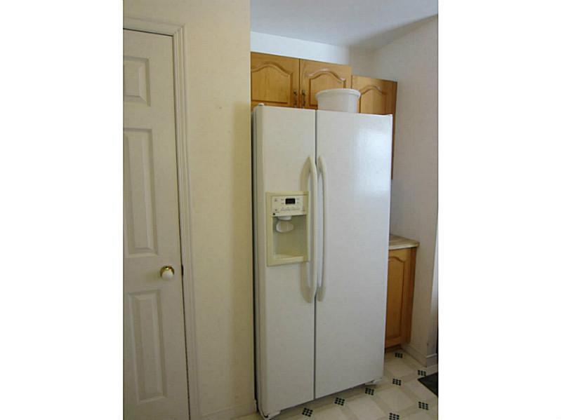 421 Cathance Road Topsham, ME 04086 - Photo 10 of 34 Kitchen.