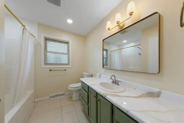 $246,200 | 205 2nd Street Southwest, Medford, MN 55049