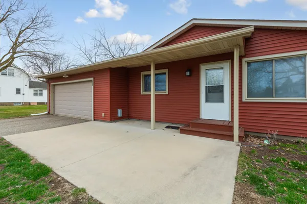 $246,200 | 205 2nd Street Southwest, Medford, MN 55049