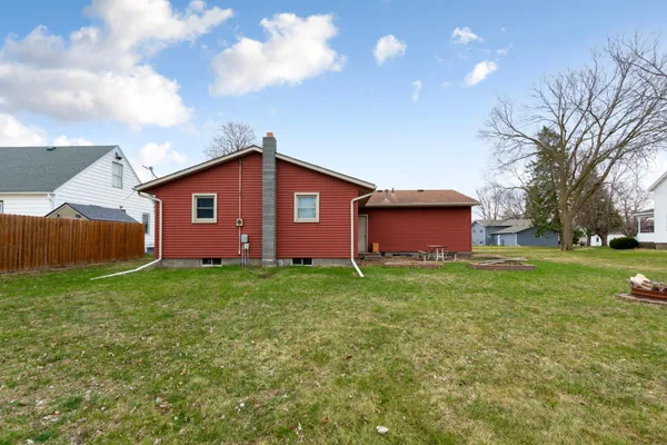 $246,200 | 205 2nd Street Southwest, Medford, MN 55049