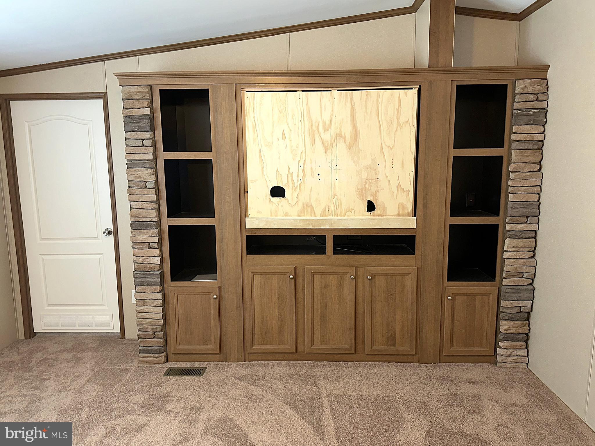 1277 Ritchie Highway, Unit 195 Arnold, MD 21012 - Photo 15 of 30 a view of wooden door