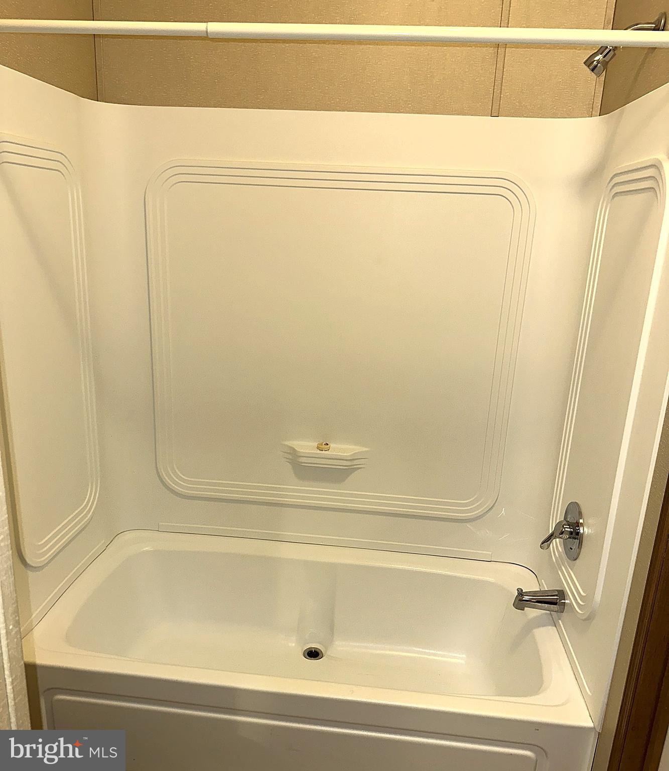 1277 Ritchie Highway, Unit 195 Arnold, MD 21012 - Photo 26 of 30 a bathroom with a shower