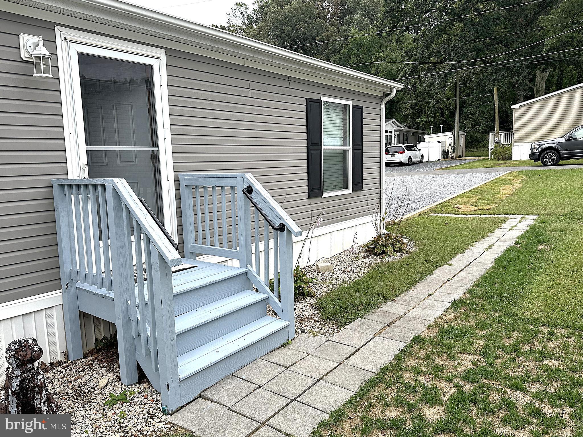 1277 Ritchie Highway, Unit 195 Arnold, MD 21012 - Photo 28 of 30 a view of a house with backyard and porch