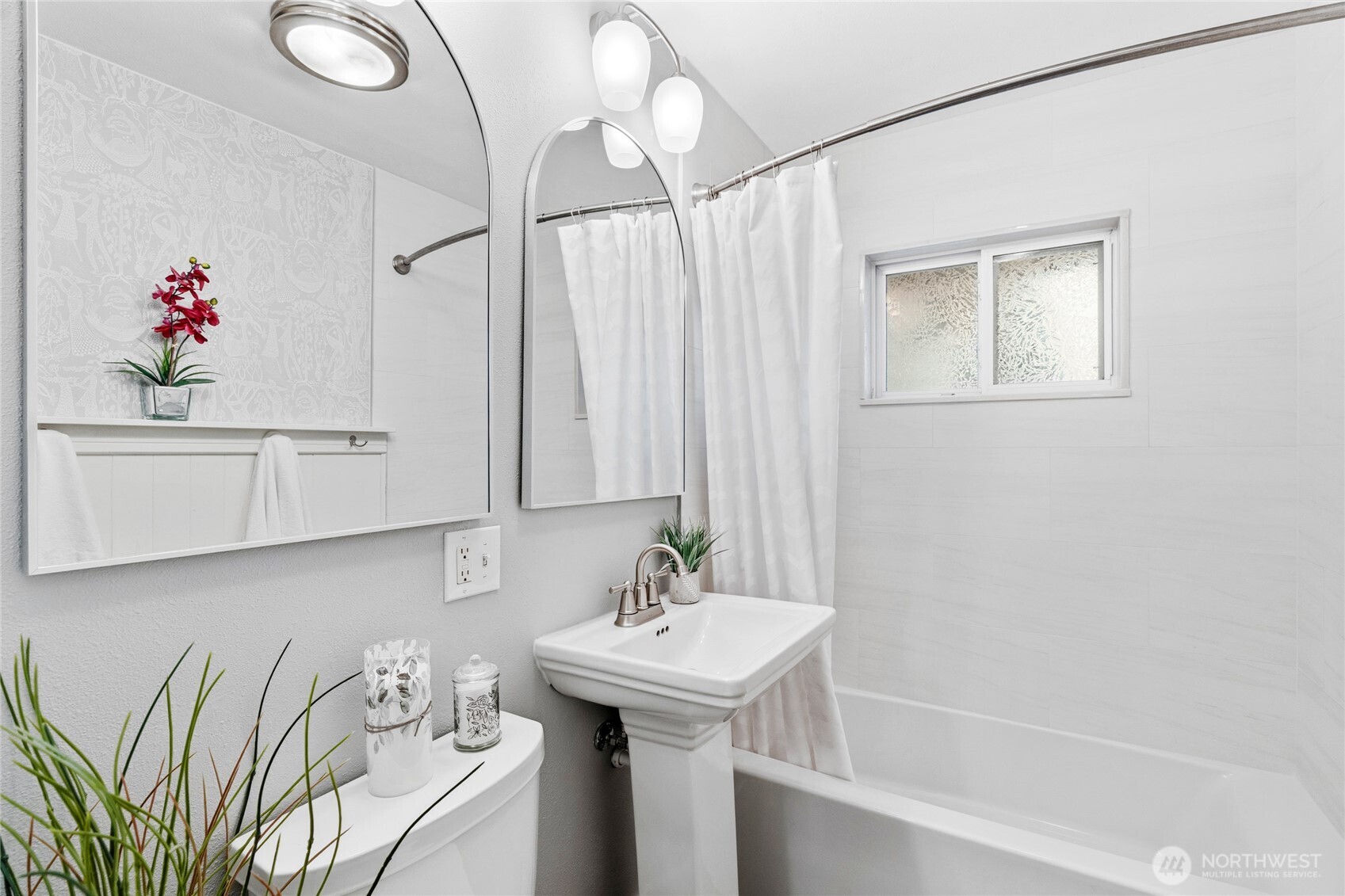 2300 Northeast 8th Place Renton, WA 98056 - Photo 12 of 35 Gallery Image 12