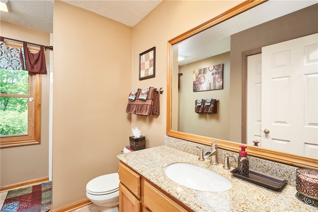 11820 Sherman Road Chardon, OH 44024 - Photo 19 of 36 1st floor ful bath
