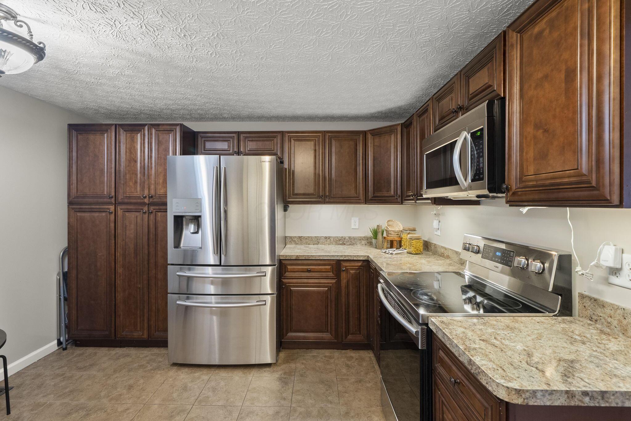 3556 Arnsby Road Columbus, OH 43232 - Photo 11 of 44 5-web-or-mls-DSC04679