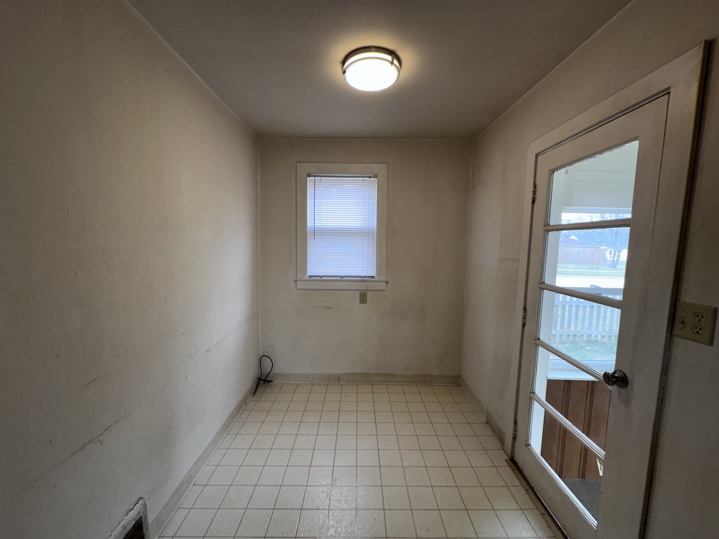 930 Cookane Avenue Elgin, IL 60120 - Photo 9 of 34 Gallery Image 9