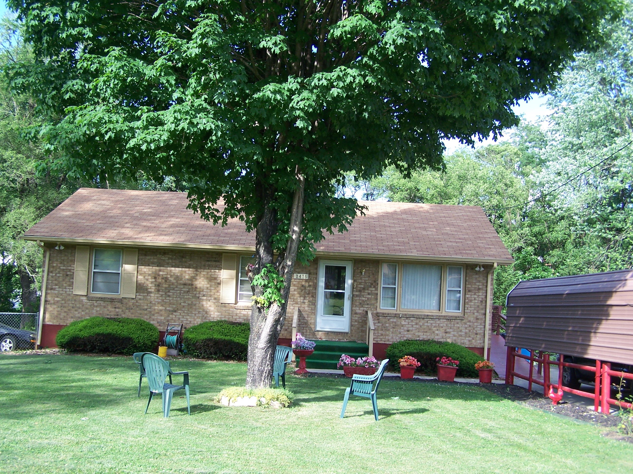 2475 Meadowbrook Road Northwest Roanoke, VA 24017 - Photo 1 of 1 Front