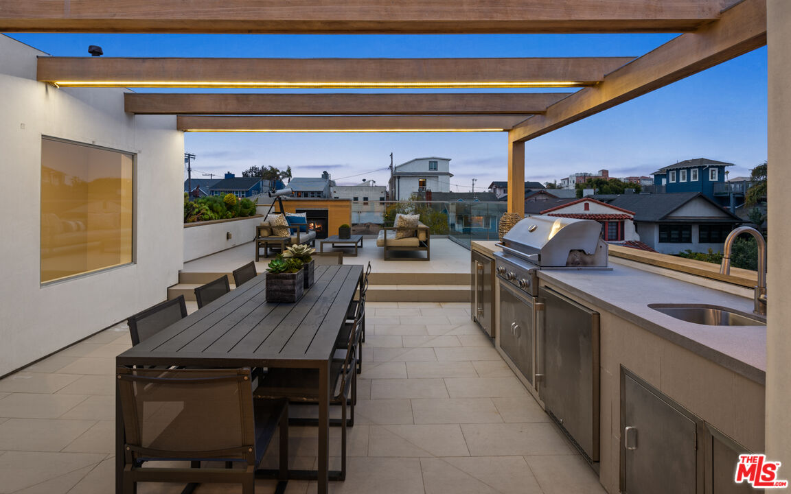 35 Wavecrest Avenue Venice, CA 90291 - Photo 15 of 33