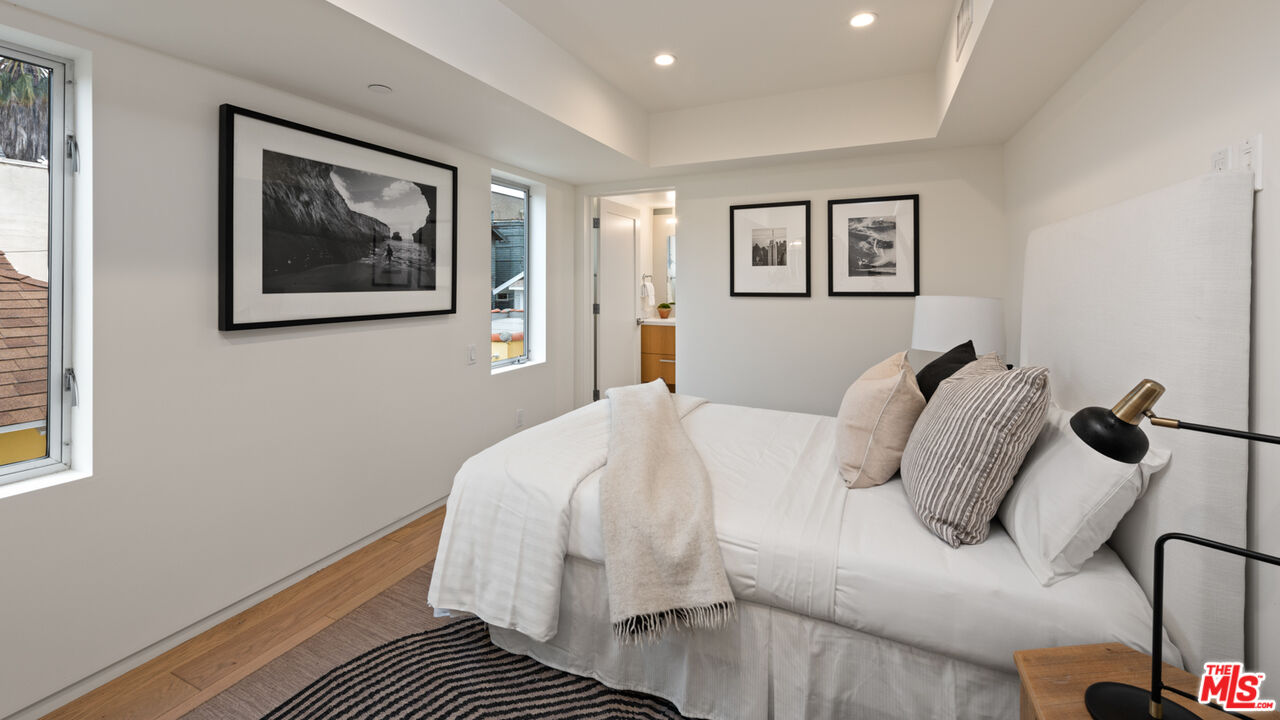 35 Wavecrest Avenue Venice, CA 90291 - Photo 19 of 33