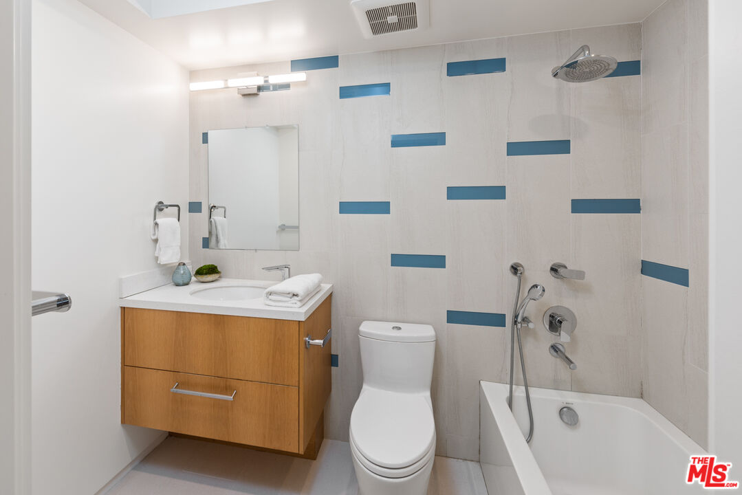 35 Wavecrest Avenue Venice, CA 90291 - Photo 22 of 33