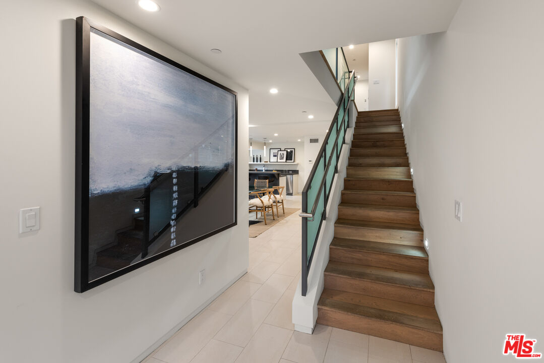 35 Wavecrest Avenue Venice, CA 90291 - Photo 23 of 33