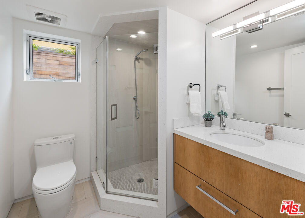 35 Wavecrest Avenue Venice, CA 90291 - Photo 27 of 33