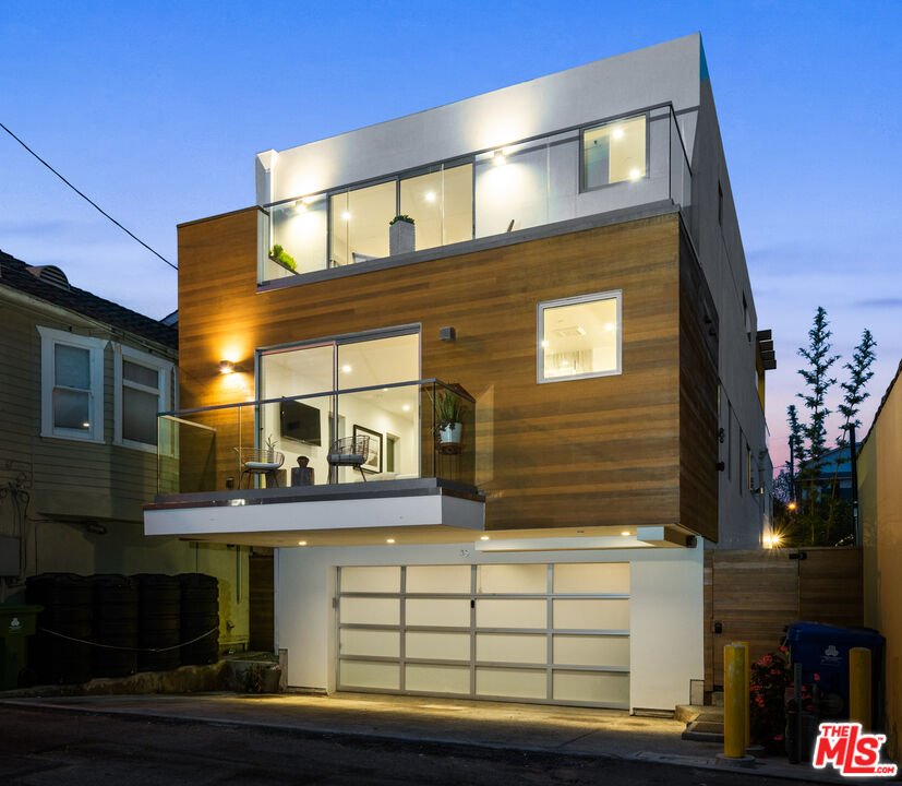 35 Wavecrest Avenue Venice, CA 90291 - Photo 32 of 33