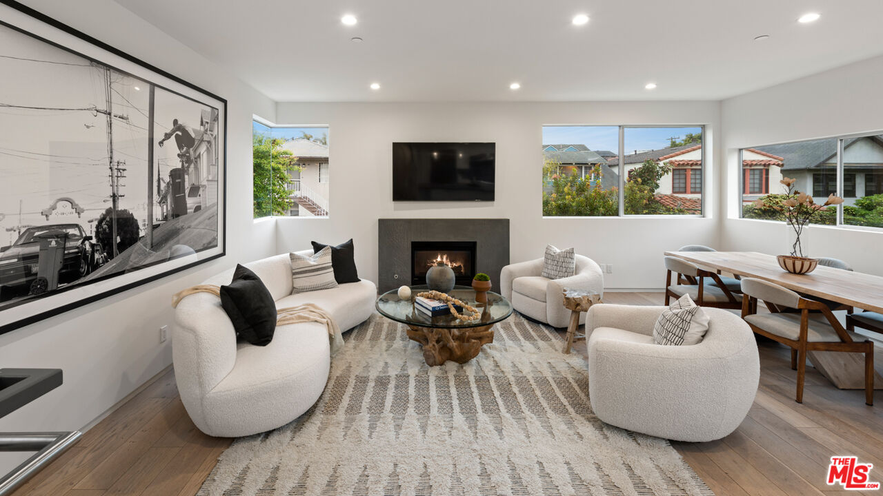 35 Wavecrest Avenue Venice, CA 90291 - Photo 5 of 33