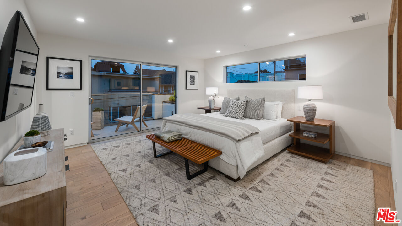 35 Wavecrest Avenue Venice, CA 90291 - Photo 9 of 33